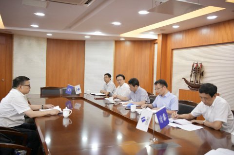 公司黨委傳達(dá)貫徹省港口集團(tuán)黨委“講政治、守紀(jì)律”專題會(huì)議精神