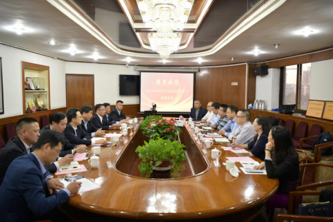 民生輪船車德西副總裁一行來(lái)江蘇遠(yuǎn)洋進(jìn)行合作交流洽談