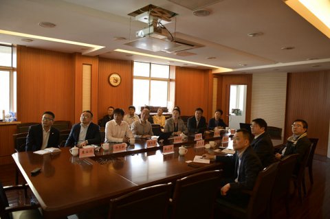 平安產(chǎn)險來公司進(jìn)行業(yè)務(wù)交流